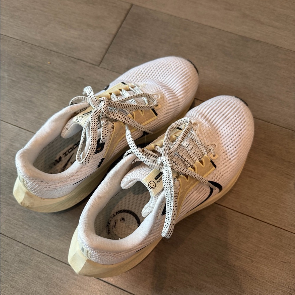 White and Cream Nike Running Shoes - Picture 3 of 5